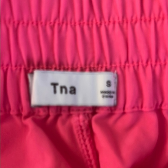 Tna Aritzia Activewear Shorts Pink Size Small 2.5" Inseam - Picture 4 of 6